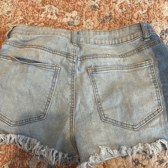 Altered state jean shorts - Picture 2 of 3
